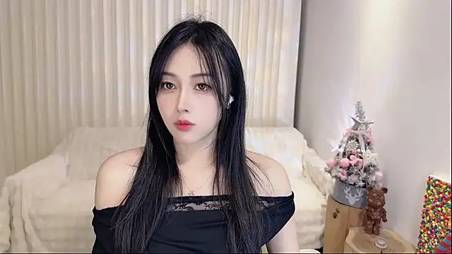 Snapshot of K-moumou chatting on 02.24.25 K-moumou online show from 02.24.25