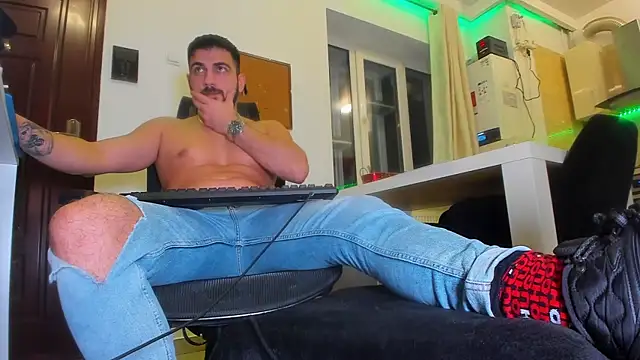 Snapshot of welcometo_hell chatting on 11.23.25 welcometo hell online show from 11.23.25