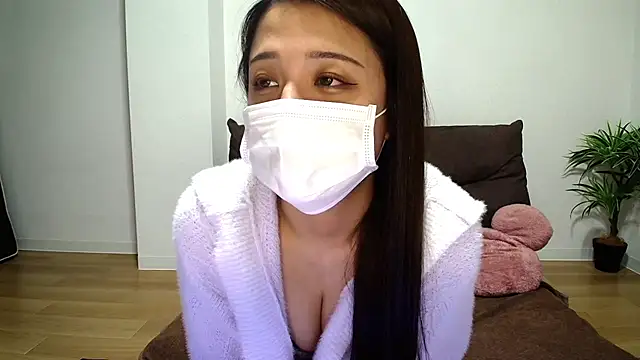 Snapshot of love_rin chatting on 01.10.25 love rin online show from 01.10.25