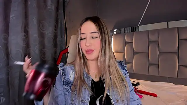 Snapshot of AliceSteel12 chatting on 03.04.25 AliceSteel12 online show from 03.04.25