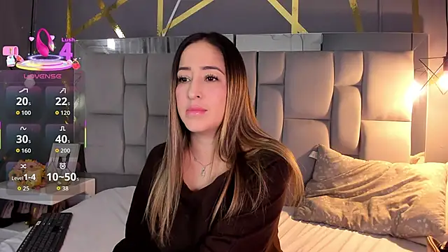 Snapshot of AliceSteel12 chatting on 09.21.25 AliceSteel12 online show from 09.21.25