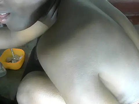 Sweetaggy2 online show from 10.27.25