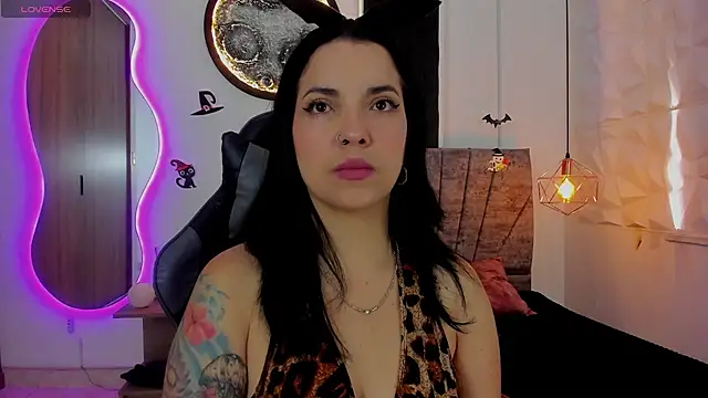 Snapshot of tatiana_sc chatting on 10.15.25 tatiana sc online show from 10.15.25