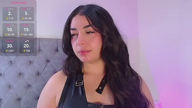 Snapshot of _kimtorres__ chatting on 10.30.25 kimtorres online show from 10.30.25