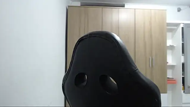 Snapshot of RoxanaLove9 chatting on 06.03.26 RoxanaLove9 online show from 06.03.26