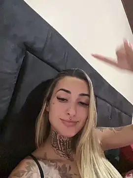 hotskinny1 online show from 03.01.25