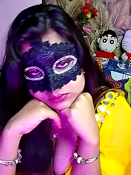 Hottyalia online show from 12.11.24