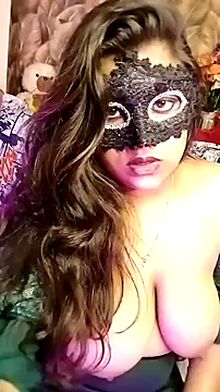 Hottyalia online show from 12.12.24