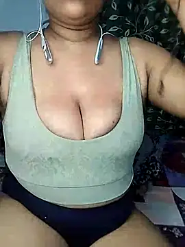 Hottyalia online show from 02.23.25