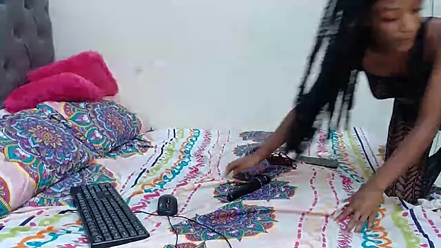 Snapshot of SHANTYBABE chatting on 12.06.24 SHANTYBABE online show from 12.06.24