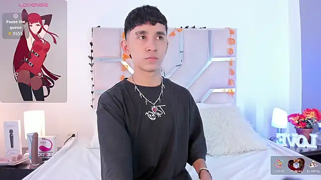 Thayler jones online show from 11.04.25