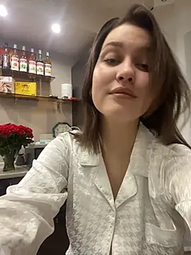 KikiWatson online show from 12.05.24