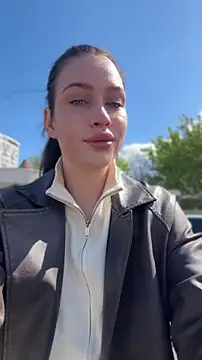 KikiWatson online show from 04.25.26