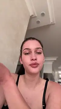 KikiWatson online show from 04.25.26