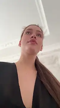 KikiWatson online show from 05.10.26