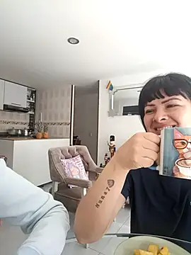 your red rose  online show from 01.25.25