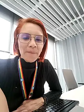 your red rose  online show from 01.30.25