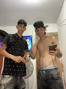 Snapshot of LatinBoysxxx chatting on 01.21.25 LatinBoysxxx online show from 01.21.25