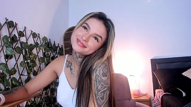 medussa13  online show from 10.06.25