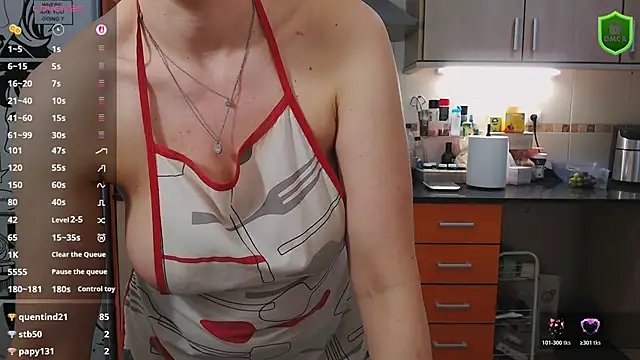 Snapshot of JennyCoquine chatting on 04.11.26 JennyCoquine online show from 04.11.26