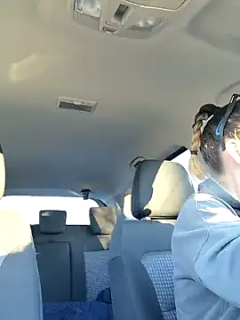 Snapshot of uber_babe chatting on 12.19.24 uber babe online show from 12.19.24