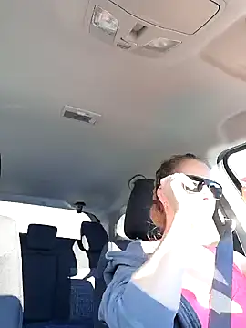 Snapshot of uber_babe chatting on 12.19.24 uber babe online show from 12.19.24