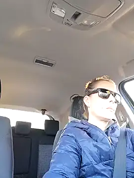 Snapshot of uber_babe chatting on 12.20.24 uber babe online show from 12.20.24