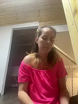 Snapshot of uber_babe chatting on 12.28.24 uber babe online show from 12.28.24