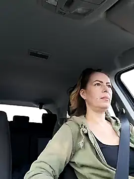 Snapshot of uber_babe chatting on 12.30.24 uber babe online show from 12.30.24