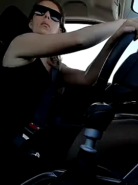 Snapshot of uber_babe chatting on 02.11.25 uber babe online show from 02.11.25