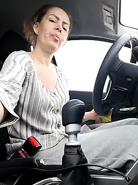 Snapshot of uber_babe chatting on 02.27.25 uber babe online show from 02.27.25