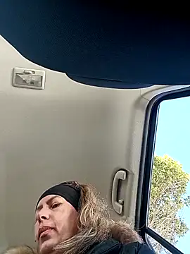 Snapshot of uber_babe chatting on 12.03.25 uber babe online show from 12.03.25