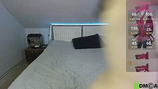 Snapshot of xAngel_Bunny_x chatting on 12.13.25 xAngel Bunny x online show from 12.13.25