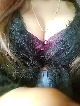 Snapshot of Esha_Babyy chatting on 12.21.24 Esha Babyy online show from 12.21.24