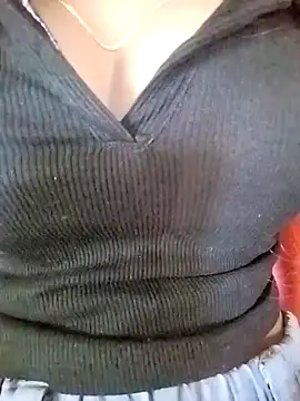 Snapshot of Esha_Babyy chatting on 12.23.24 Esha Babyy online show from 12.23.24