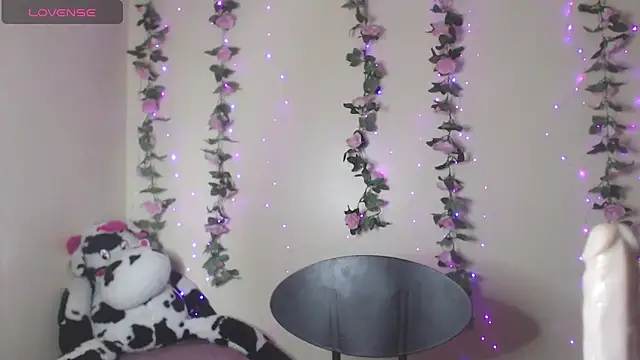 Saloome- online show from 04.25.26
