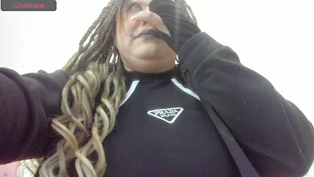 Snapshot of michell_taylor__ chatting on 10.19.25 michell taylor   online show from 10.19.25