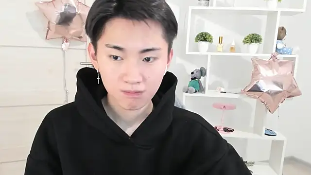 Snapshot of Miram_Yu chatting on 12.12.24 Miram Yu online show from 12.12.24