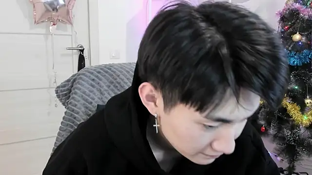 Snapshot of Miram_Yu chatting on 12.20.24 Miram Yu online show from 12.20.24