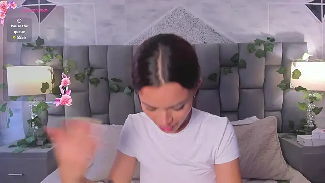 HannaRhodes online show from 01.30.25