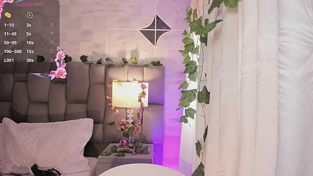 HannaRhodes online show from 03.03.25