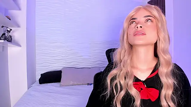 HannaRhodes online show from 09.17.25