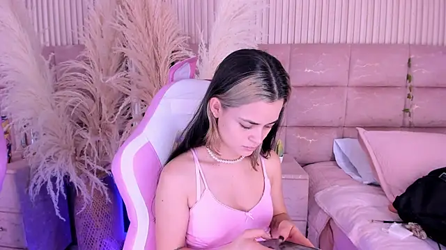 HannaRhodes online show from 07.17.26