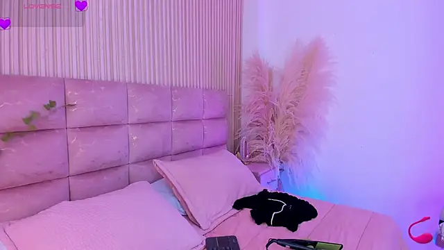 HannaRhodes online show from 07.30.26