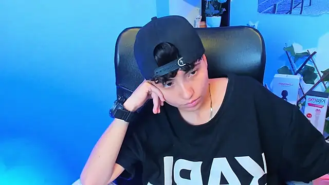 Im Mathias online show from 12.21.25