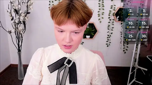 DreamyLuna online show from 01.18.25