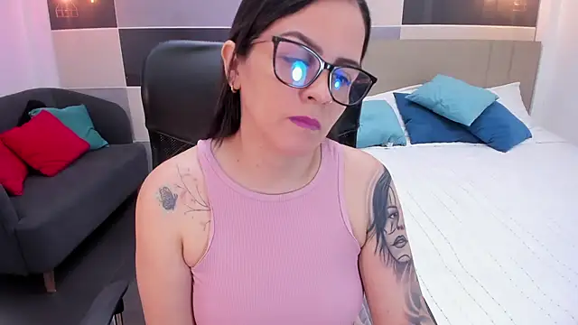 Snapshot of Zara_Jackson chatting on 11.11.25 Zara Jackson online show from 11.11.25