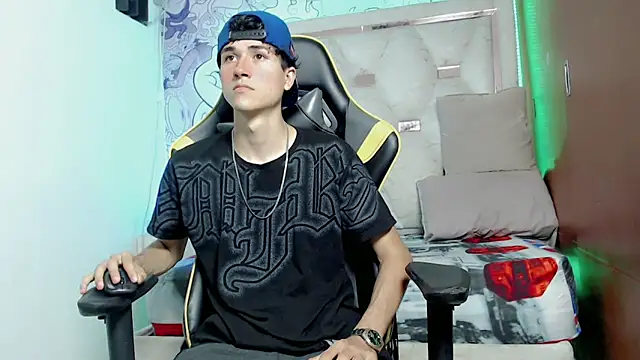 johnny cagee online show from 10.15.25