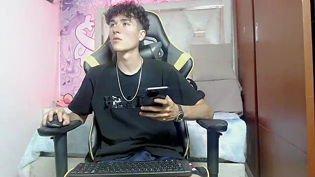 johnny cagee online show from 10.25.25