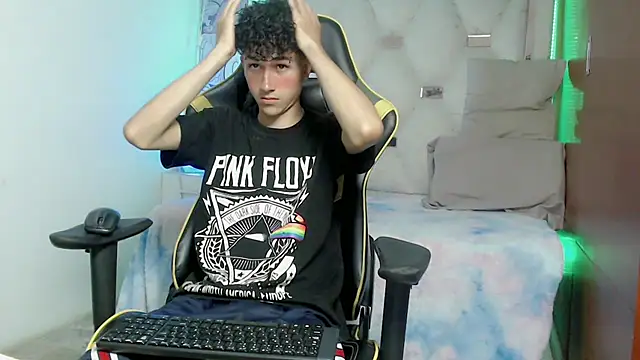 johnny cagee online show from 11.10.25